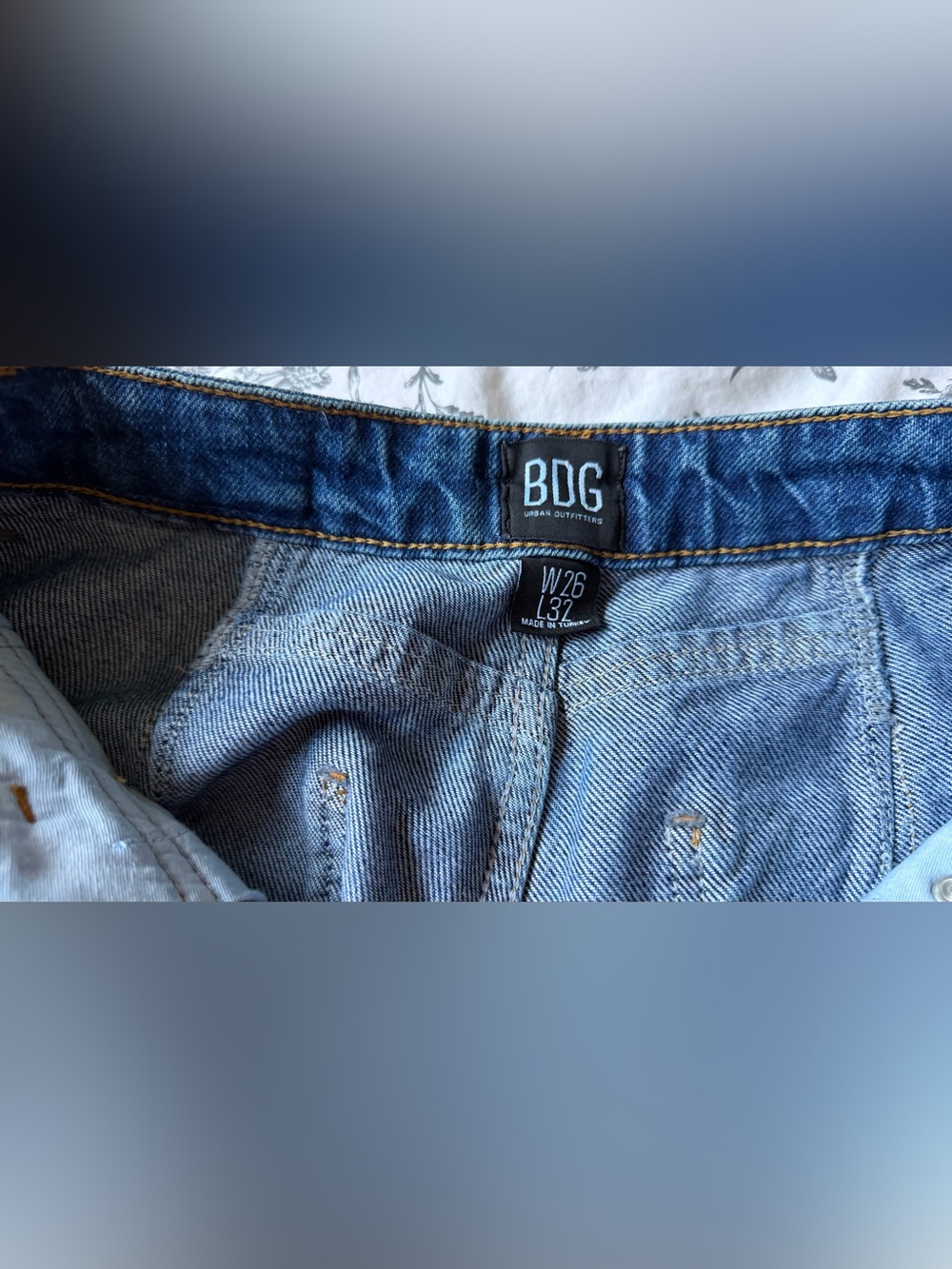BDG Tapered Cigarette Style Jeans | Size 26 / 2 - Picture 3 of 4